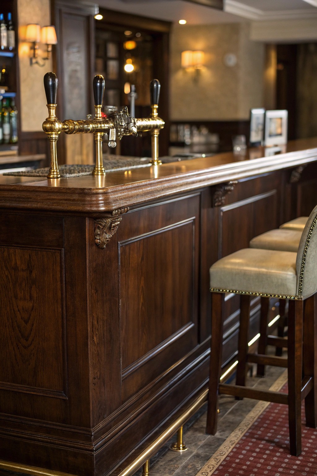 A timeless pub-style bar counter—where classic craftsmanship meets cozy charm.